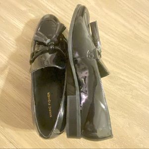 Marc Fisher Black patent flat loafers with tassels size 8.5